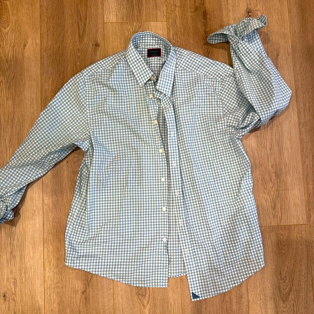 UNTUCKit men’s button down shirt light blue Size L